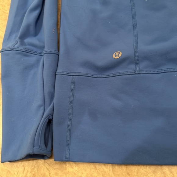 Lululemon blue zip up sz 6, pockets that zipped and thumb holes with jacket - Picture 4 of 9